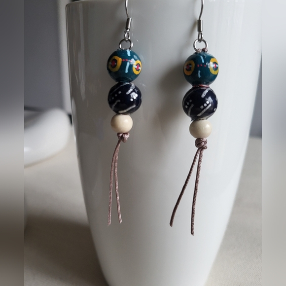 New handmade Necklace and earrings set - Picture 6 of 8